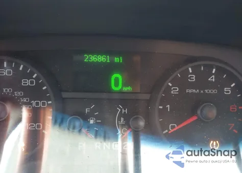 2011 Ford Crown Victoria Lx z USA, uszkodzony, nr VIN 2FABP7EV8BX165712